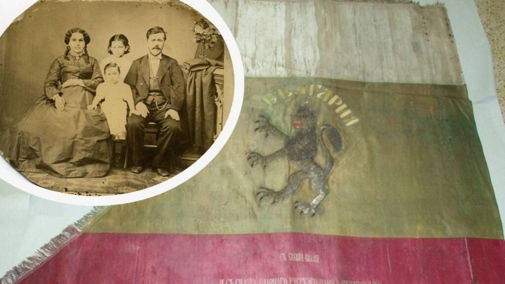 Българският национален флаг